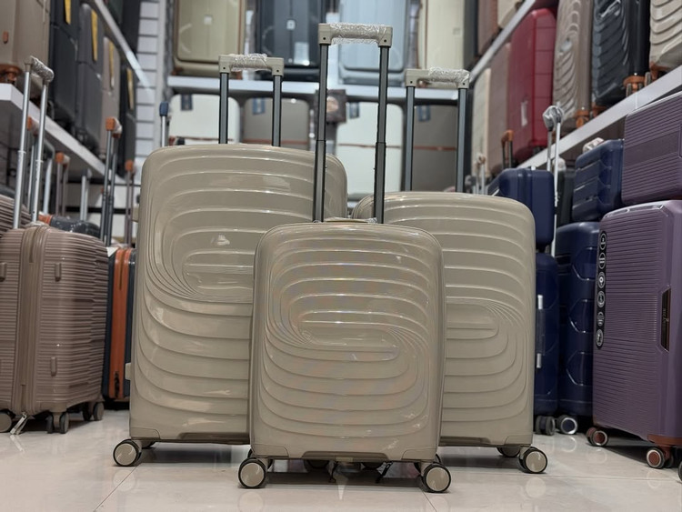 چمدان سایز کابین پاستیلی پلی پروپلین صد در صد نشکن