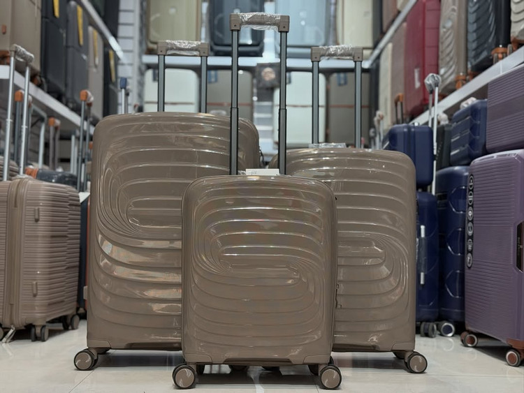 چمدان سایز متوسط پاستیلی پلی پروپلین صد در صد نشکن